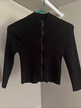 Forever 21 • Women’s M • Ribbed Zip-Front 3/4 Sleeve Tee • Black